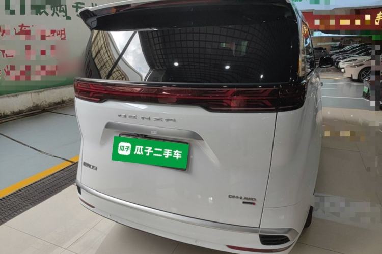 Used Denza D9 2025 DM-i Intelligent Drive 1020 Four-Wheel Drive Flagship Model Rear Right 45 Deg