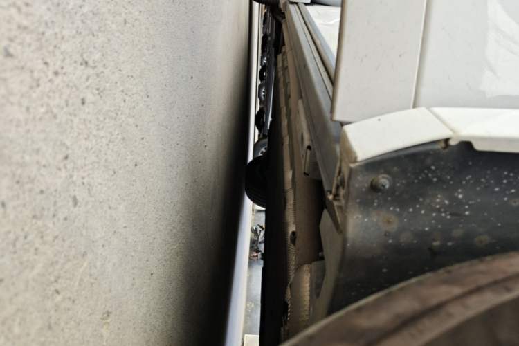 Used Denza D9 2025 DM-i Intelligent Drive 1020 Four-Wheel Drive Flagship Model Right Side Sill