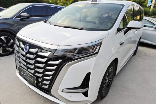 Used Denza D9 2025 DM-i Intelligent Drive 1020 Four-Wheel Drive Flagship Model