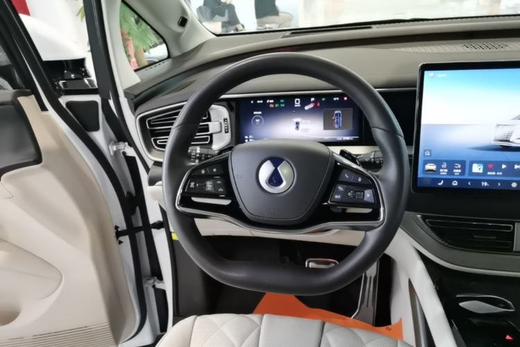 Used Denza D9 2025 DM-i Intelligent Drive 1020 Four-Wheel Drive Flagship Model Steering Wheel