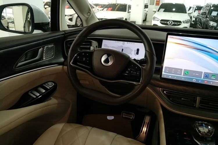 Used Denza D9 2025 DM-i Intelligent Drive 1020 Four-Wheel Drive Prestige Model Steering Wheel