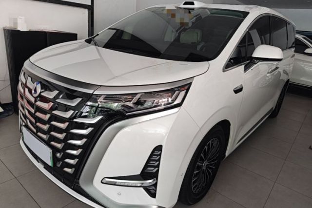 Used Denza D9 2025 DM-i Intelligent Drive 1020 Four-Wheel Drive Prestige Model