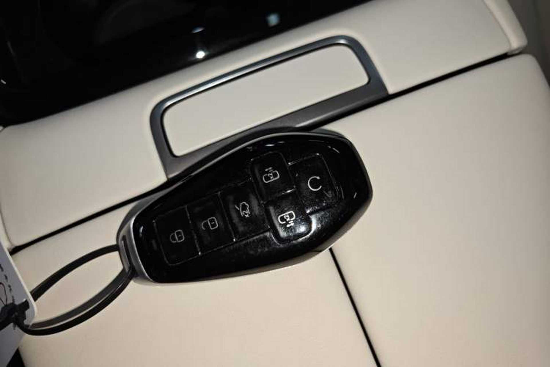 Used Denza D9 2025 DM-i Intelligent Drive 1020 Four-Wheel Drive Prestige Model Vehicle Key