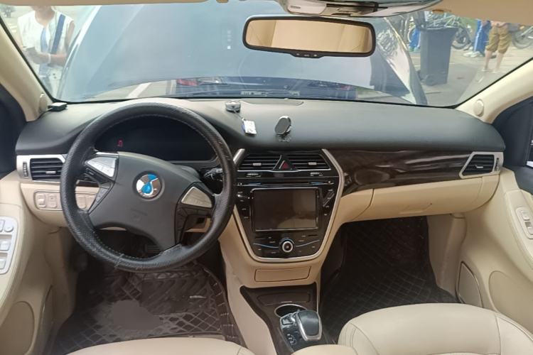 Used Denza 2014 Stylish Edition Center Console