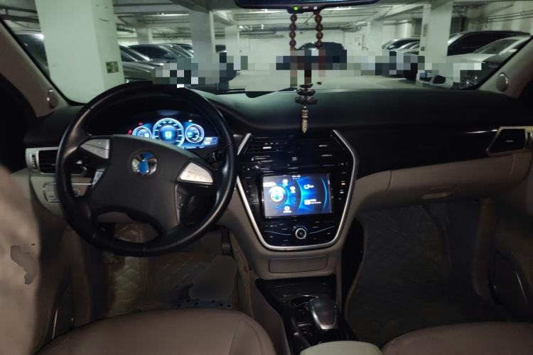Used Denza 2014 Stylish Edition Center Console