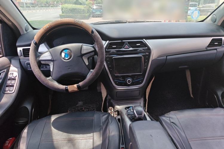 Used Denza 2014 Stylish Edition Center Console