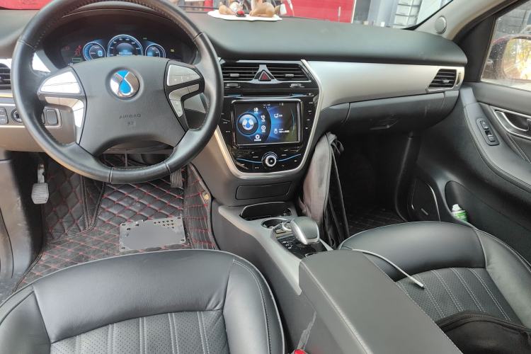 Used Denza 2014 Deluxe Edition Center Console