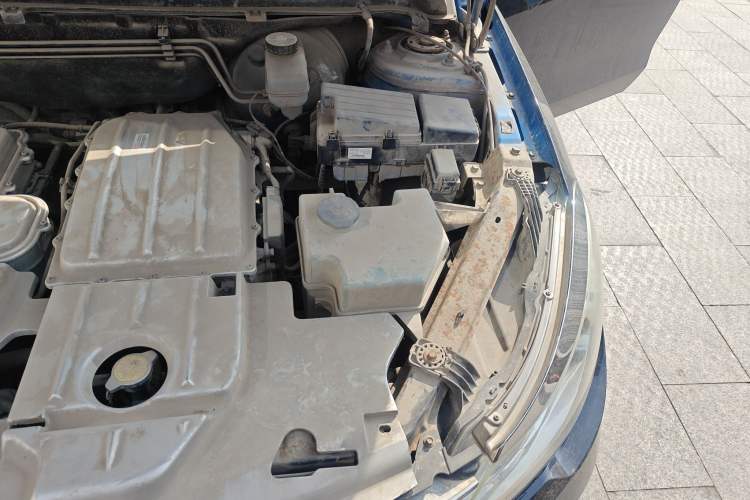 Used Denza 2014 Stylish Edition Engine Bay Left