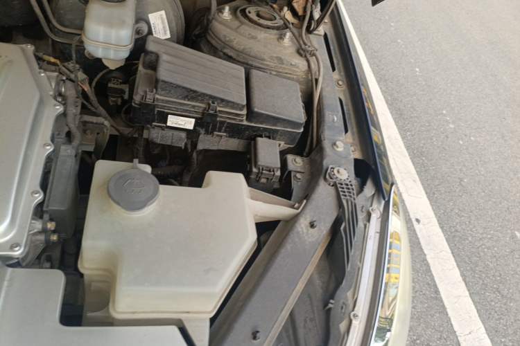 Used Denza 2014 Stylish Edition Engine Bay Left