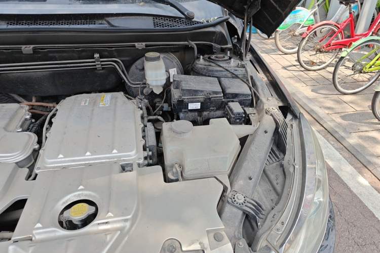 Used Denza 2014 Stylish Edition Engine Bay Left