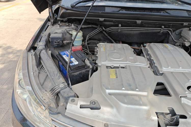Used Denza 2014 Stylish Edition Engine Bay Right