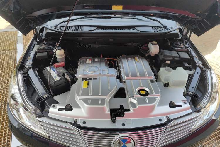 Used Denza 2014 Deluxe Edition Engine Bay