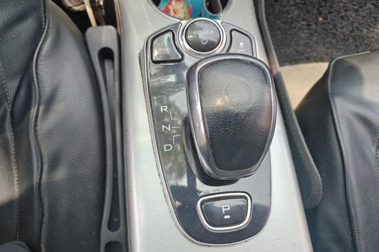 Used Denza 2014 Stylish Edition Gear Lever
