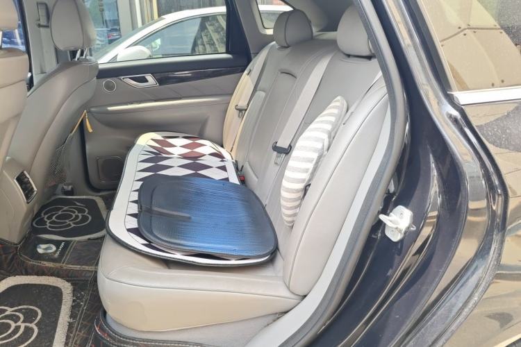 Used Denza 2014 Deluxe Edition Left Rear Seat