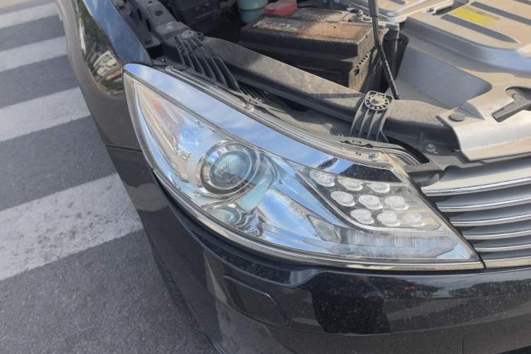 Used Denza 2014 Deluxe Edition Right Front Headlight