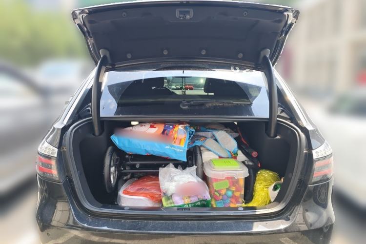 Used Denza 2014 Deluxe Edition Trunk