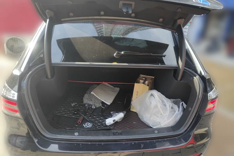 Used Denza 2014 Deluxe Edition Trunk