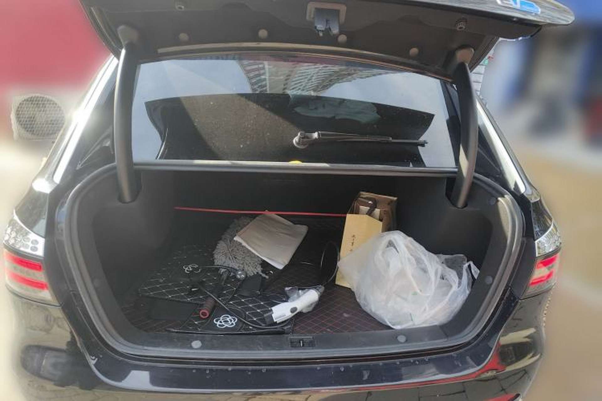 Used Denza 2014 Deluxe Edition Trunk