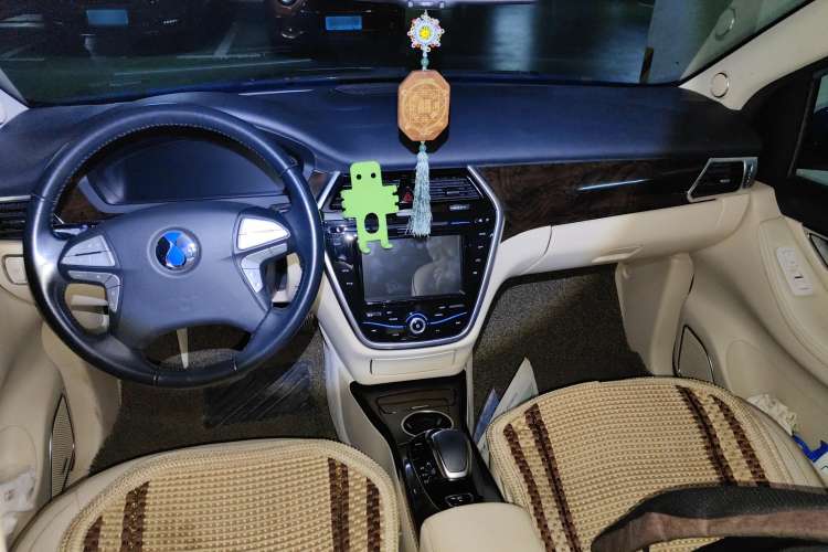 Used Denza 2014 Stylish Edition Center Console