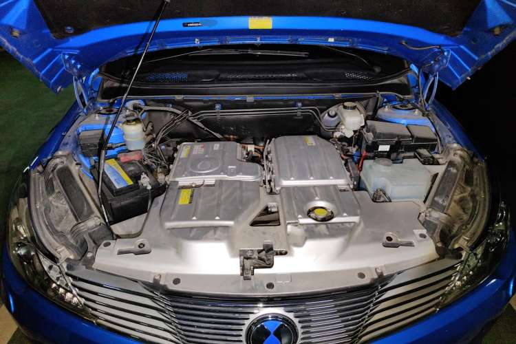 Used Denza 2014 Stylish Edition Engine Bay