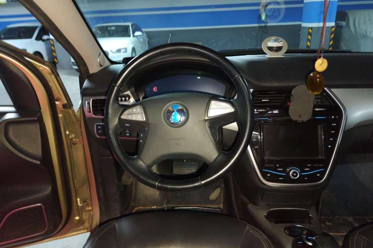Used Denza 2014 Stylish Edition Steering Wheel