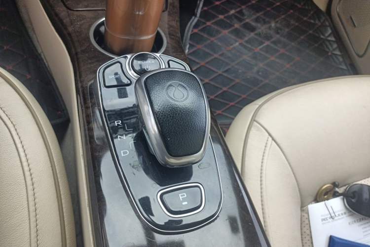 Used Denza 2014 Deluxe Edition Gear Lever