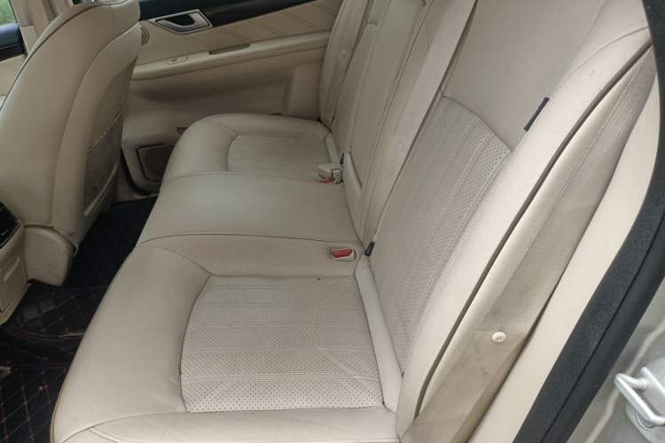 Used Denza 2014 Deluxe Edition Left Rear Seat
