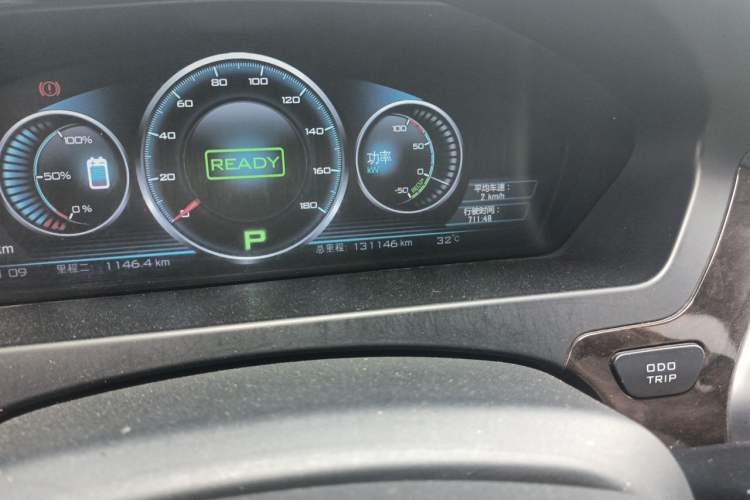 Used Denza 2014 Deluxe Edition Odometer Close Up