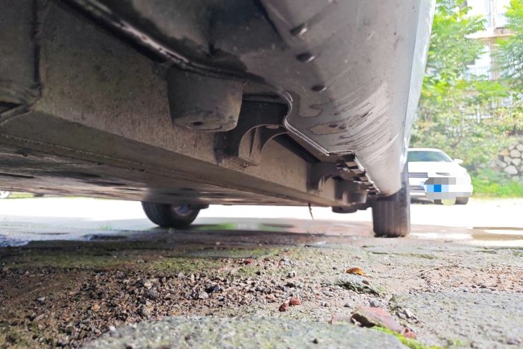 Used Denza 2014 Deluxe Edition Chassis Front Left