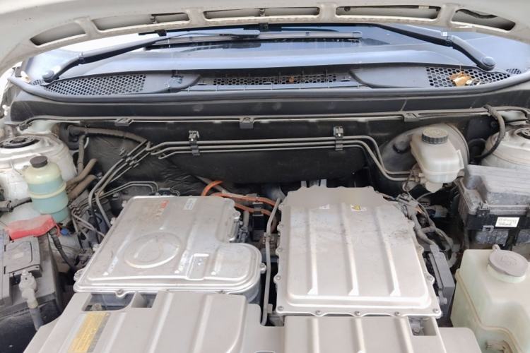 Used Denza 2014 Stylish Edition Engine Bay