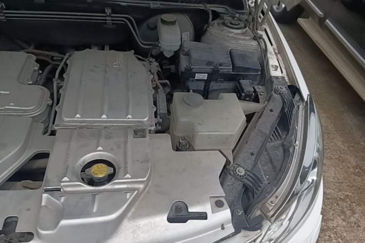 Used Denza 2014 Deluxe Edition Engine Bay Left