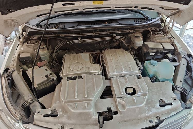 Used Denza 2014 Deluxe Edition Engine Bay