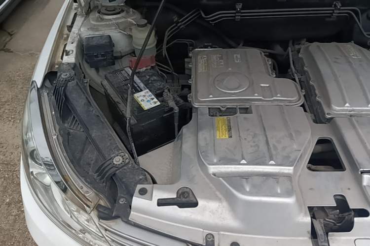 Used Denza 2014 Deluxe Edition Engine Bay Right