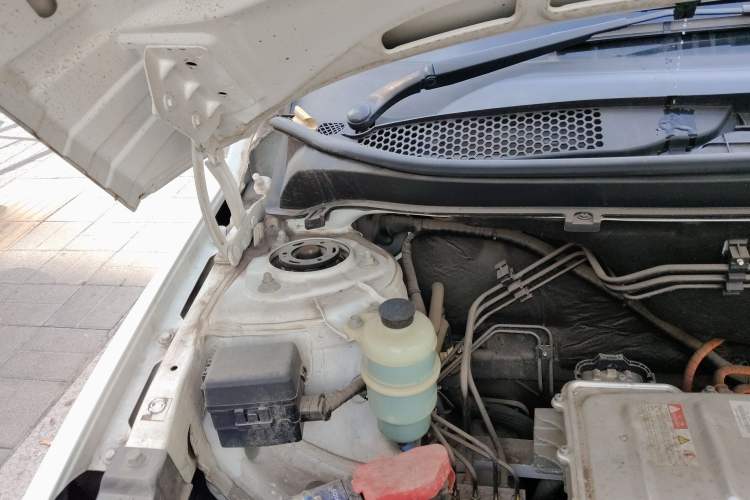 Used Denza 2014 Stylish Edition Engine Bay Right