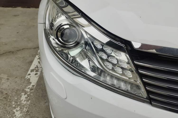 Used Denza 2014 Deluxe Edition Right Front Headlight
