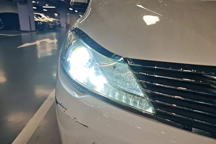 Used Denza 2014 Stylish Edition Right Front Headlight