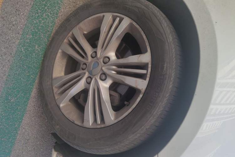 Used Denza 2014 Stylish Edition Right Front Wheel Hub