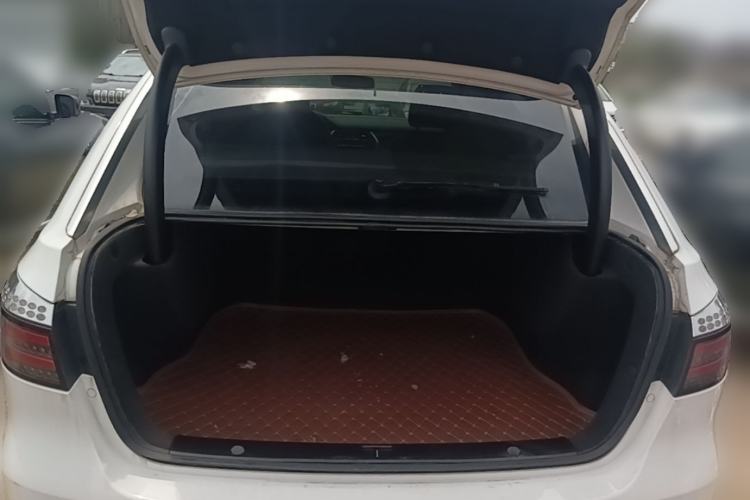 Used Denza 2014 Deluxe Edition Trunk