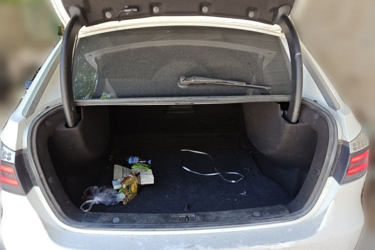 Used Denza 2014 Deluxe Edition Trunk