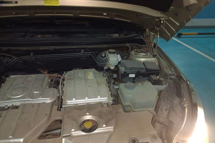 Used Denza 2014 Stylish Edition Engine Bay Left