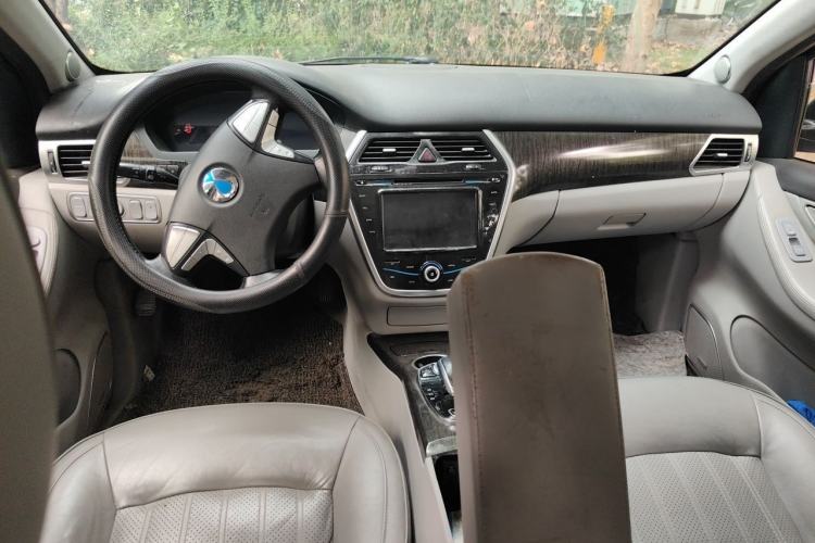 Used Denza 2017 Honor Edition Center Console