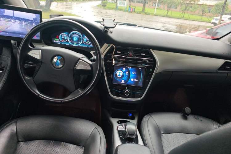 Used Denza 2017 Stylish Edition Center Console