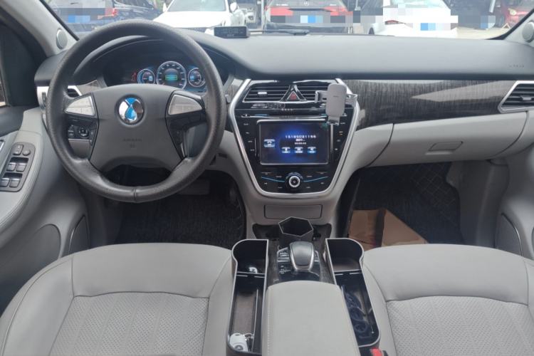 Used Denza 2017 Stylish Edition Center Console