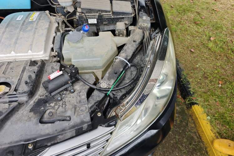 Used Denza 2017 Stylish Edition Engine Bay Left