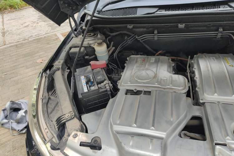 Used Denza 2017 Honor Edition Engine Bay Right