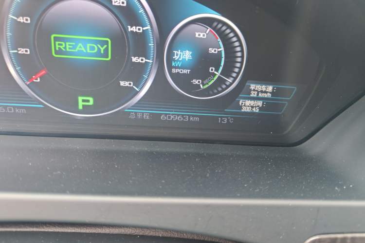 Used Denza 2017 Stylish Edition Odometer Close Up