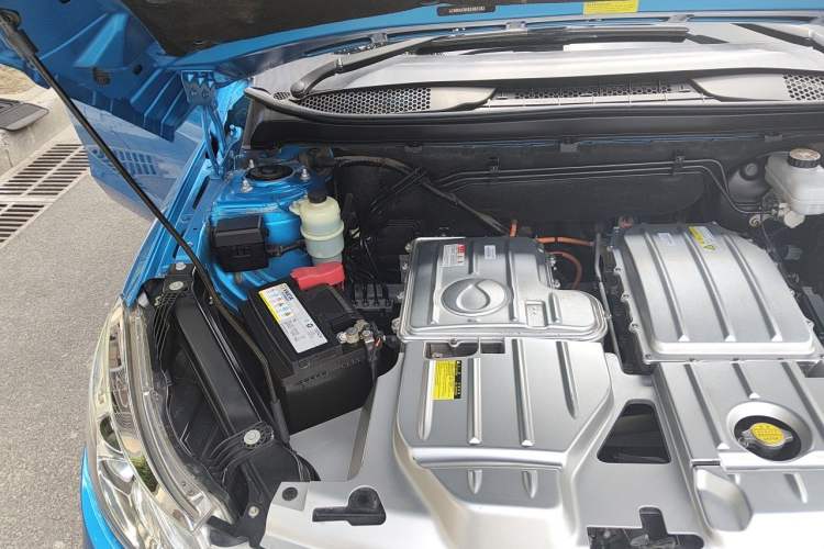 Used Denza 2017 Stylish Edition Engine Bay Right