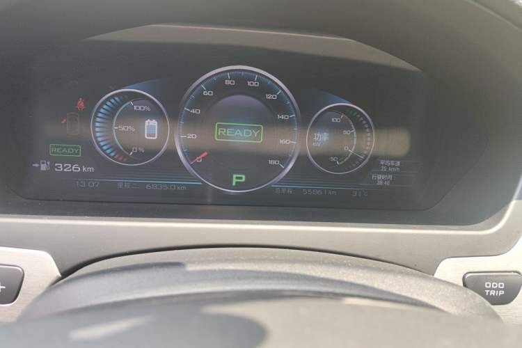 Used Denza 2017 Stylish Edition Odometer Close Up