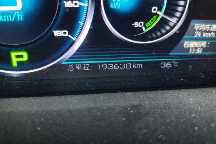 Used Denza 2017 Stylish Edition Odometer Close Up
