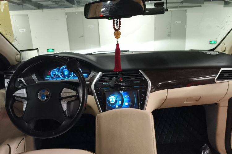 Used Denza 2017 Honor Edition Center Console